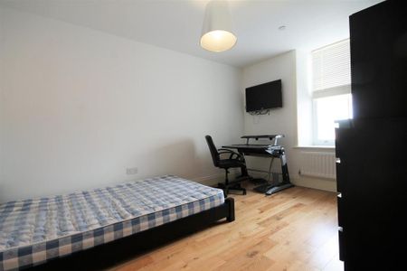 5 bedroom apartment to rent - Photo 4