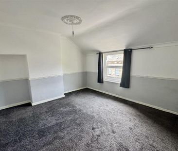 4 bedroom terraced house to rent - Photo 6