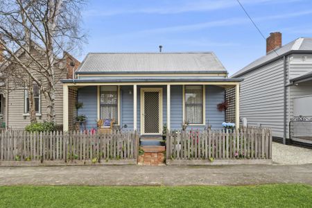 6 Seymour Crescent, Soldiers Hill - Photo 3