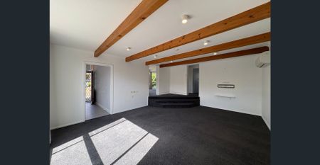 Feel at home, Living Here - Photo 2