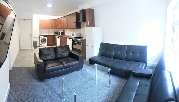 7 bedroom semi-detached house to rent - Photo 1