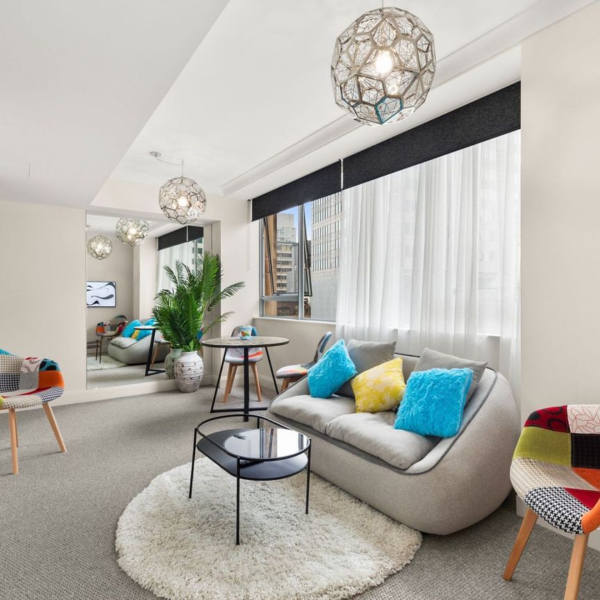 BEAUTIFULLY PRESENTED ONE BEDROOM IN CBD | Furnished - Photo 1