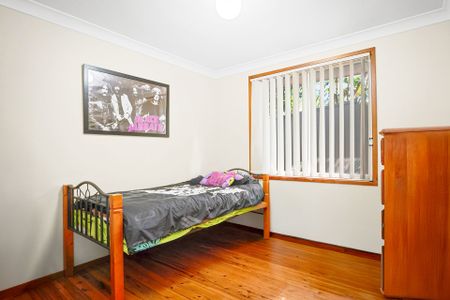 Neat & Tidy 3 Bed Home - Prime St Clair Location - Photo 5