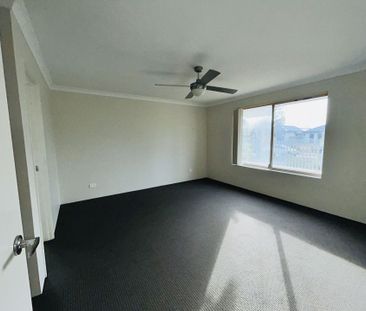 3 Bedroom 2 Bathroom Home in Eglington - Photo 5