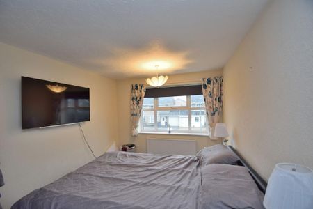 3 bedroom semi-detached house to rent - Photo 4