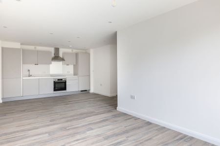 To Let 2 Bedroom Flat - Photo 3