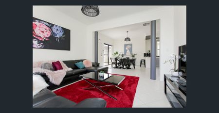 Available for SHORT-TERM LETS from October 2025 to February 2026. Fully furnished and all bills included. - Photo 2