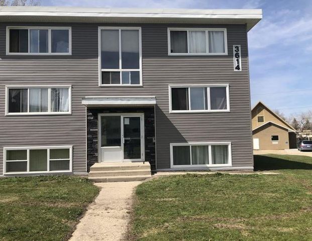 One Bedroom, Pet Friendly, Close to the college! | 3614 57 Avenue, Red Deer - Photo 1