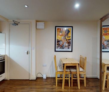 Studio to rent - Photo 1