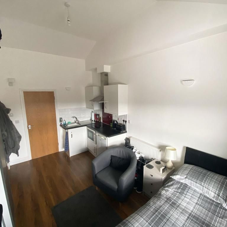 1 bedroom flat to rent - Photo 1