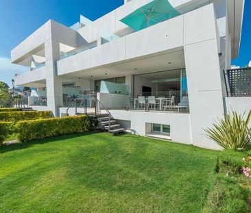 Alquiler de chalet adosado en Avenida La Finca - Photo 2