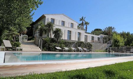 SAINT-TROPEZ - CENTRE VILLAGE - 10 CHAMBRES - PISCINE - Photo 2