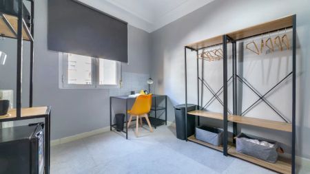 Room in a shared 9-bedroom apartment for rent in Gaztambide - Photo 5