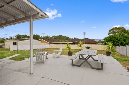 Renovated four bedroom home - Photo 5
