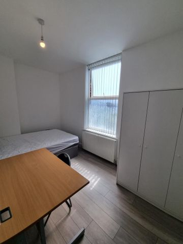 9 bedroom terraced house to rent - Photo 3