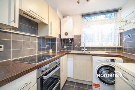 Woodlands, Fleet, GU51 - Photo 5