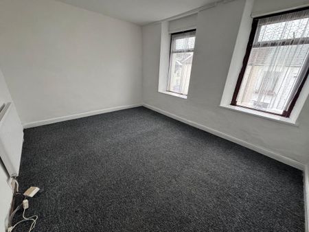 2 bedroom end of terrace house to rent - Photo 5