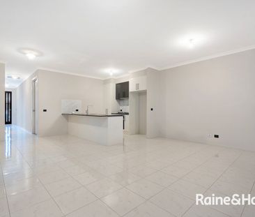 Stunning Family Home in Cranbourne East - $600/week - Photo 4