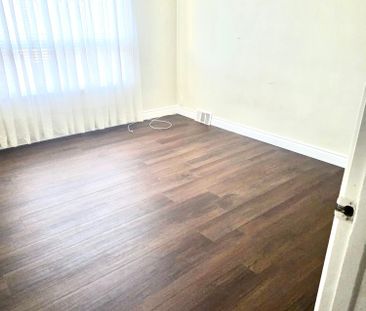 For Lease - 2 Coolhurst Drive, Toronto, Ontario - Photo 5