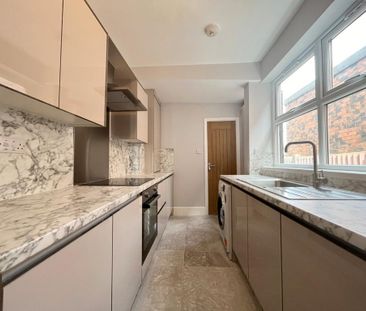 3 bedroom terraced house to rent - Photo 2