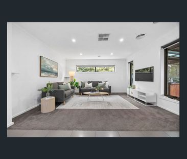 Immaculate Modern Home with Stylish Living and Entertaining - Photo 2