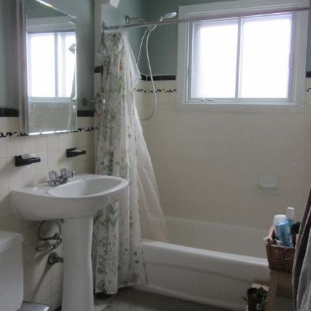 Montréal 3½ chauffé à louer - Photo 3