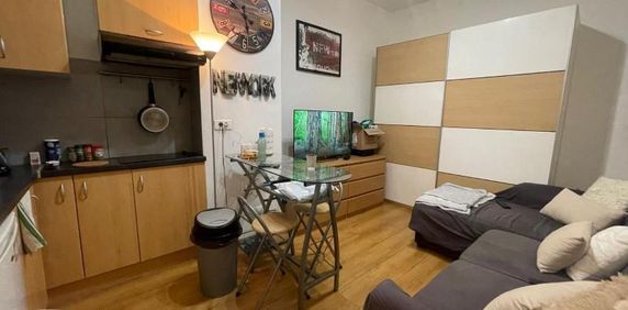 Location Appartement 1 pièce 24m² TOULON 83100 - Photo 2