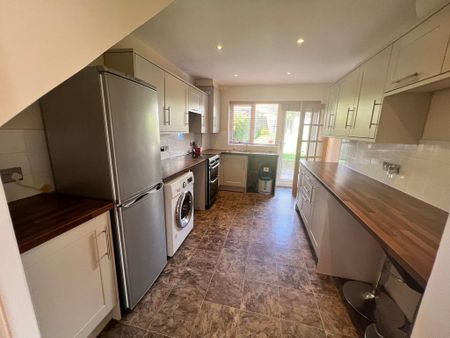 3 bedroom semi-detached house to rent - Photo 3