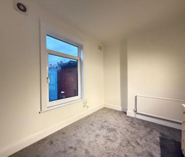 3 bedroom flat to rent - Photo 3