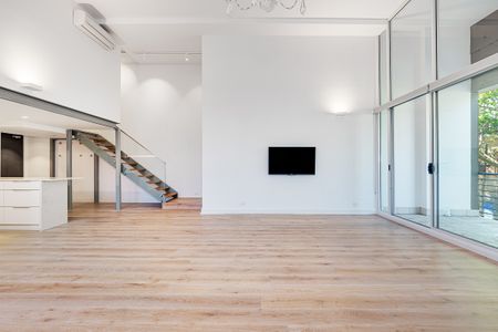 Unfurnished two bedroom warehouse conversion within Angus House - Photo 4