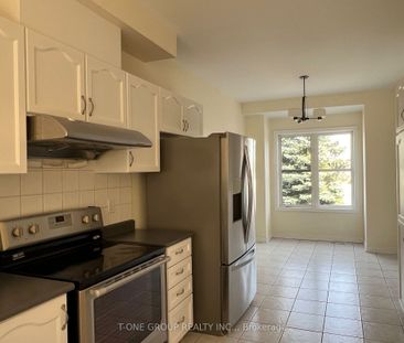 Condo Townhouse For Lease | N8137066 - Photo 6