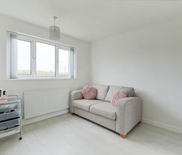 3 bedroom detached house to rent - Photo 4