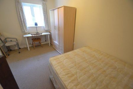 4 bedroom townhouse to rent - Photo 3