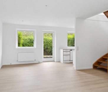 Dejligt rækkehus i grønt område og med 1. sal - Photo 4