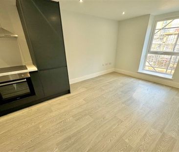 Clarendon Apartments, Canal Walk, Southampton, SO14 - Photo 1