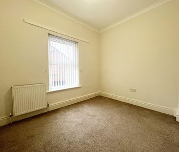 2 bedroom semi-detached house to rent - Photo 6