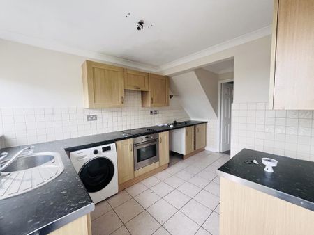 3 bedroom terraced house to rent - Photo 5