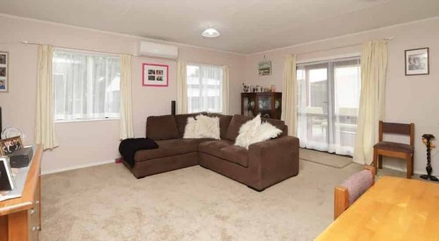 Charming Fitzroy 2BR house with North facing Deck - Photo 1