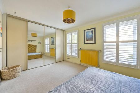 4 bedroom terraced house to rent - Photo 5
