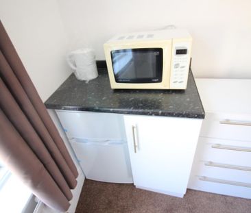 6 bedroom terraced house to rent - Photo 5