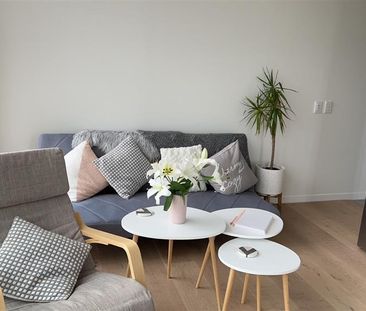 Gorgeous Near New 1 Bedroom 1 Bathroom - Photo 3