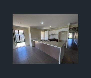 Spacious 4 Bedroom Home with 3 Ensuites & Ducted Air - Photo 6