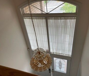 For Lease - 48 Townwood Drive, Richmond Hill, Ontario - Photo 2