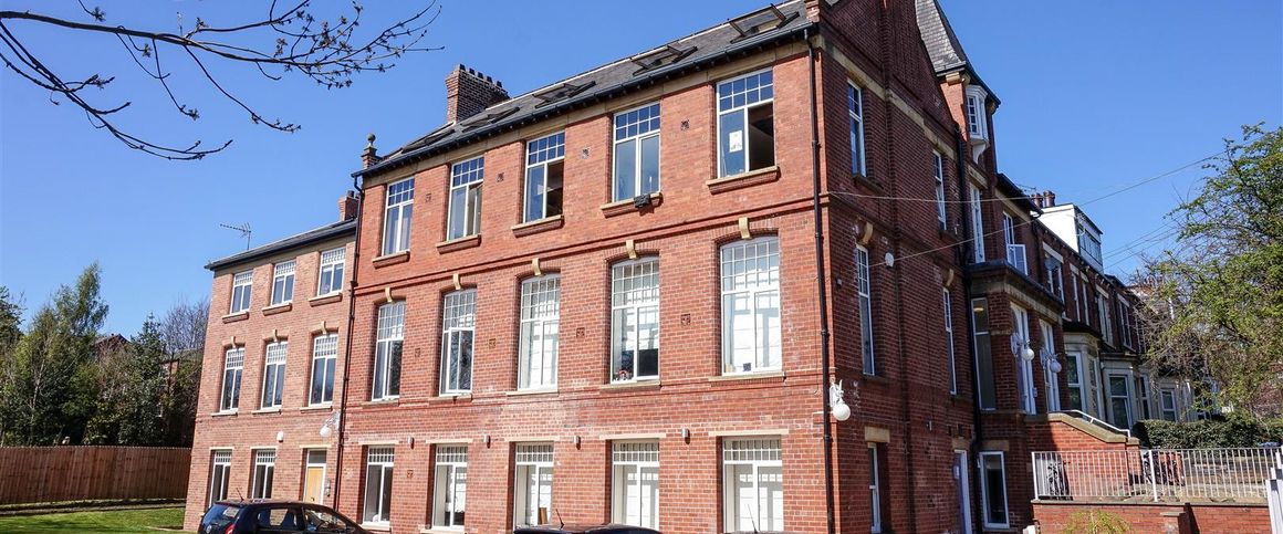 Flat 1, 16 Ash Grove, Hyde Park, Leeds, LS6 1AY - Photo 1