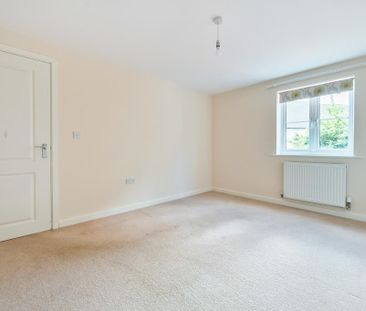 3 bedroom detached house to rent - Photo 2