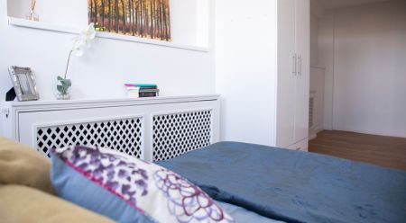 Gold 2 Bed Apartment - Photo 4