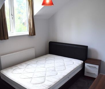 1 bedroom mews to rent - Photo 5