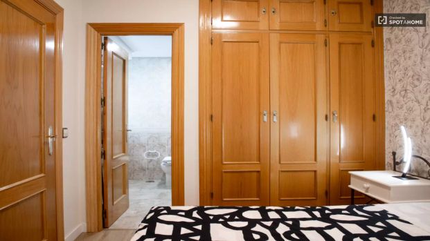 1-bedroom apartment for rent in Cortes, Madrid. - Foto 1