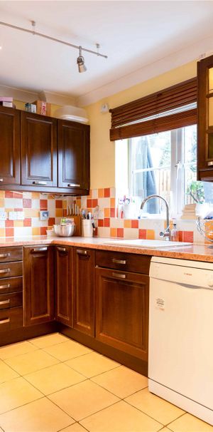 Darby Vale, Warfield Darby Vale, Warfield - Photo 1