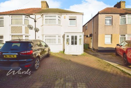 3 bedroom semi-detached house to rent - Photo 4